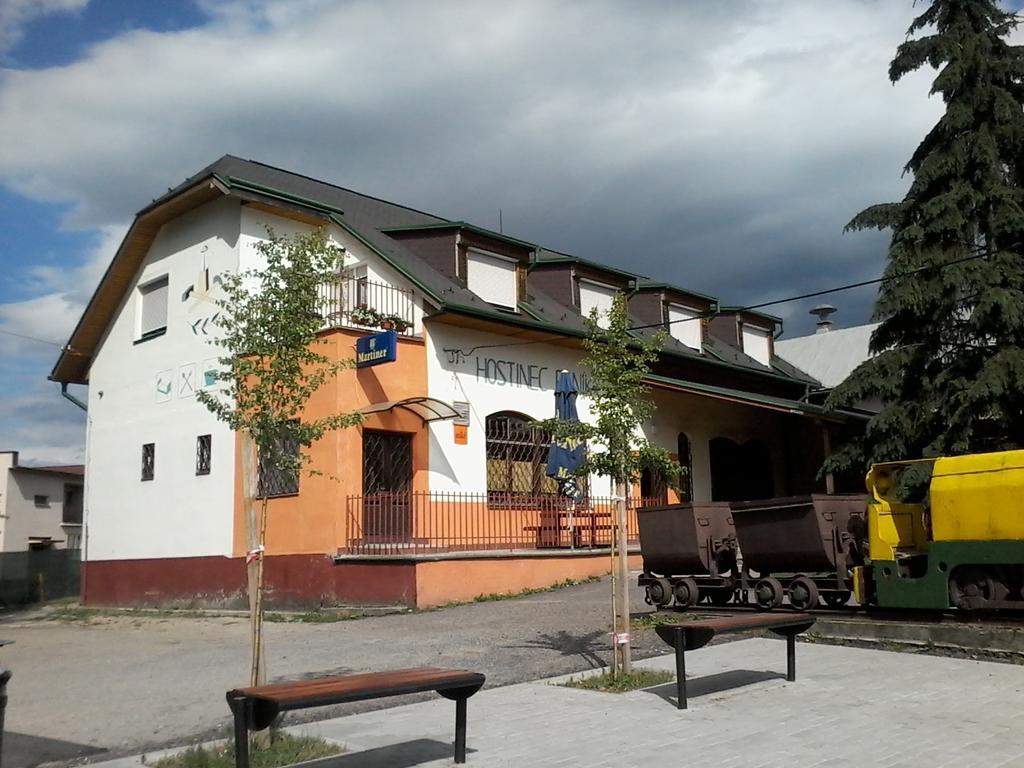Hostinec Banik Ľubeľa エクステリア 写真